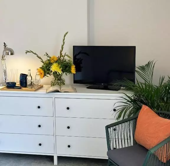 The Victoria Hotel,bar,bistro