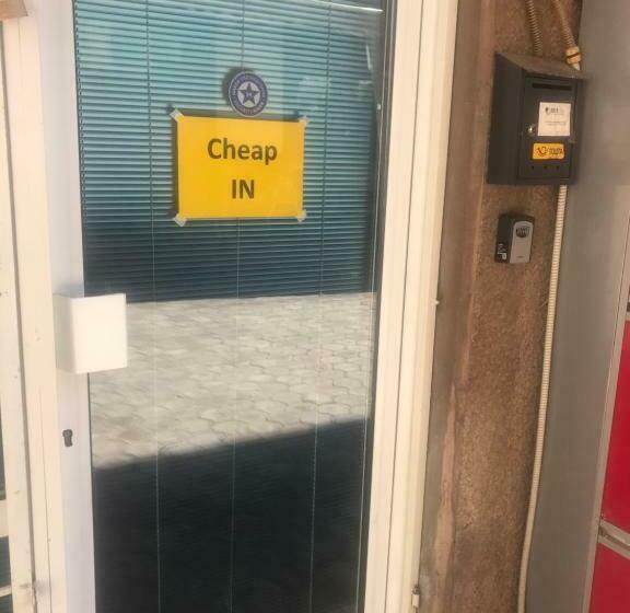 هاستل Cheap Inn No Shower