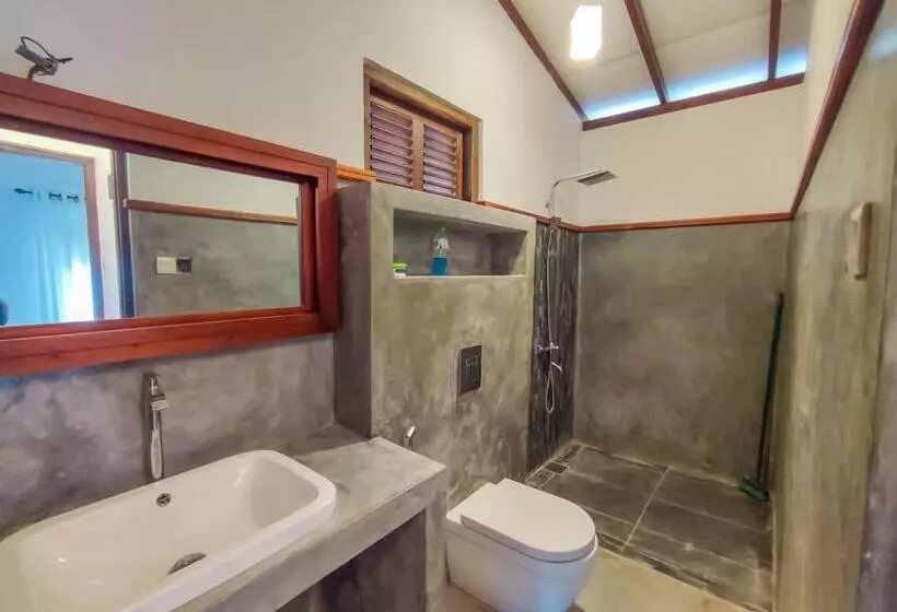 Aamiaismajoitus (B&B) Peacock Village Pinnawala