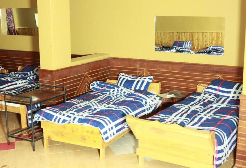 Bunyonyi Safaris Resort