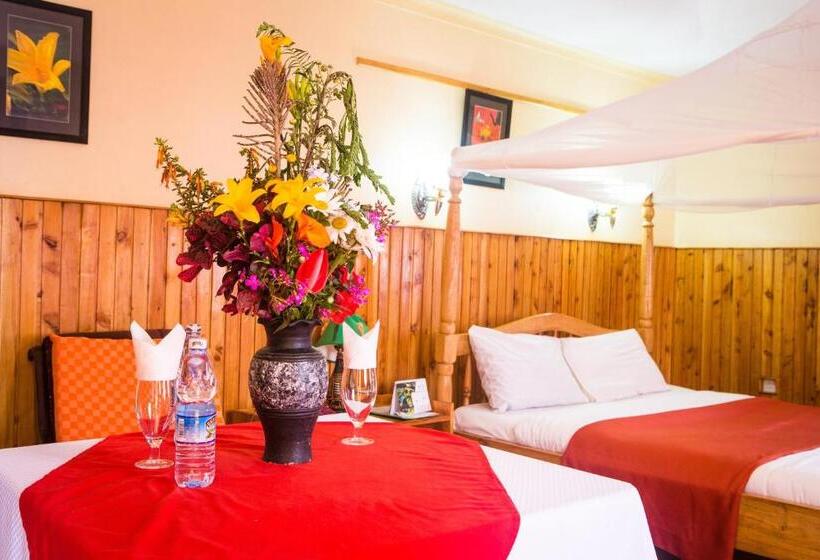 Bunyonyi Safaris Resort