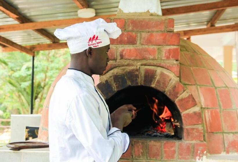 Bunyonyi Safaris Resort