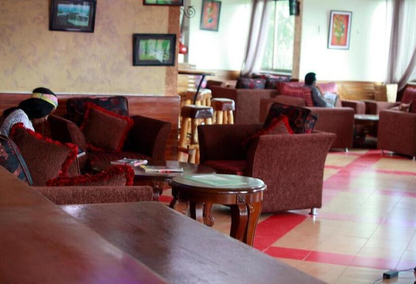 Bunyonyi Safaris Resort