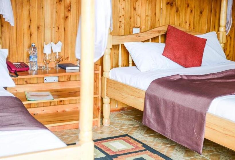 Bunyonyi Safaris Resort