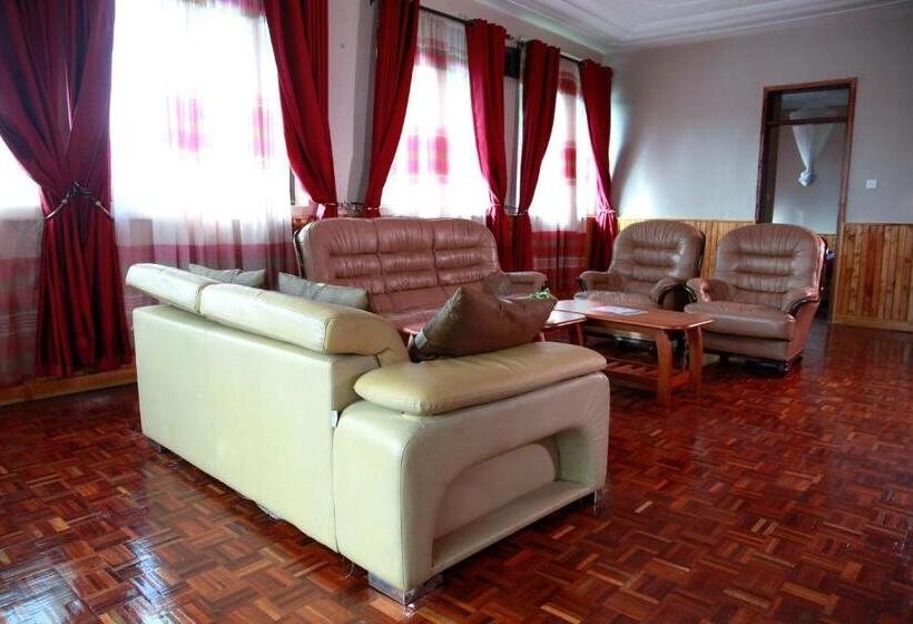 Bunyonyi Safaris Resort