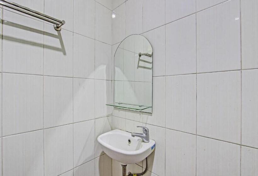 فندق Capital O 92894 Griya Lathifah Homestay Syariah