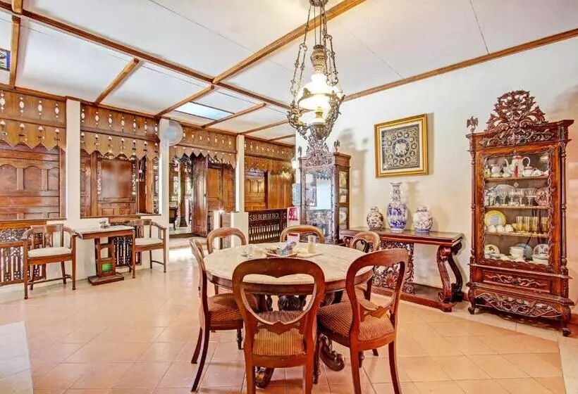 هتل Capital O 92894 Griya Lathifah Homestay Syariah