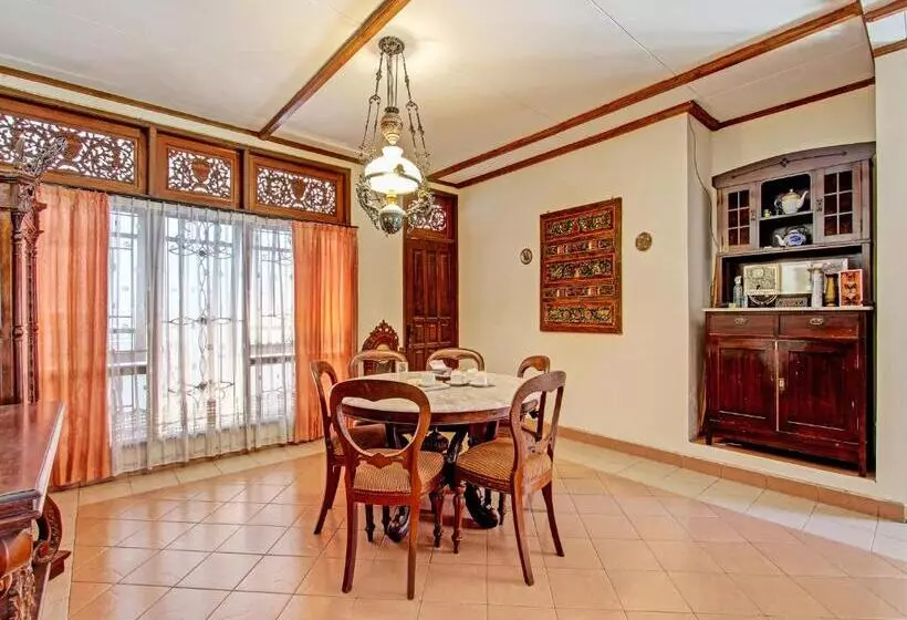 هتل Capital O 92894 Griya Lathifah Homestay Syariah