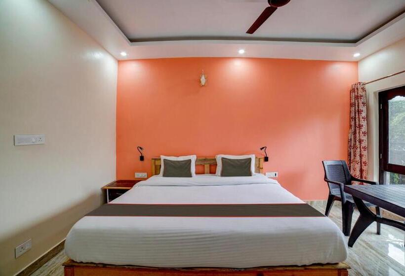 Отель Collection O Humming Bird