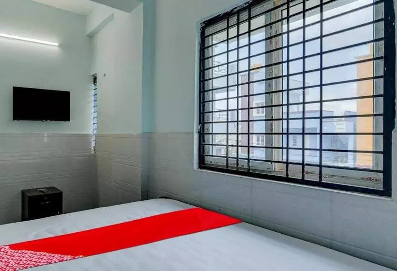 ホテル Oyo Flagship Sri Sai Lodge