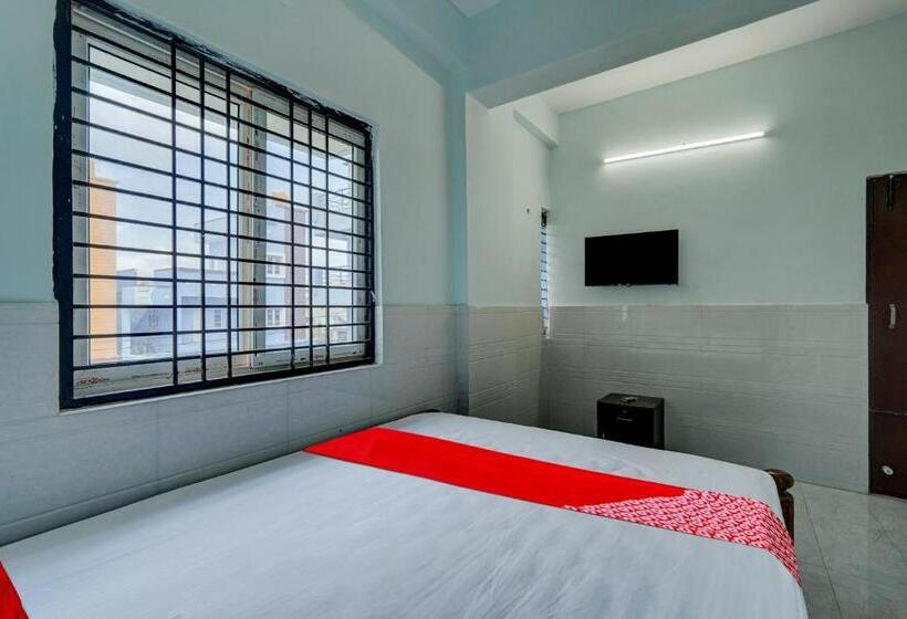 فندق Oyo Flagship Sri Sai Lodge