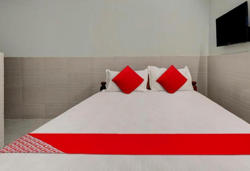 فندق Oyo Flagship Sri Sai Lodge