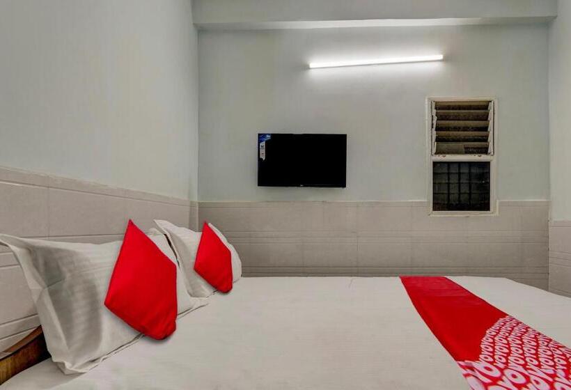 فندق Oyo Flagship Sri Sai Lodge