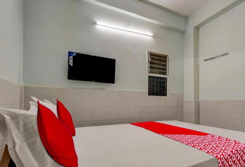 فندق Oyo Flagship Sri Sai Lodge