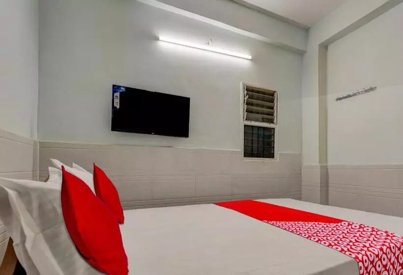 ホテル Oyo Flagship Sri Sai Lodge