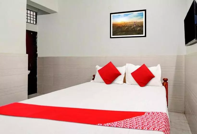ホテル Oyo Flagship Sri Sai Lodge