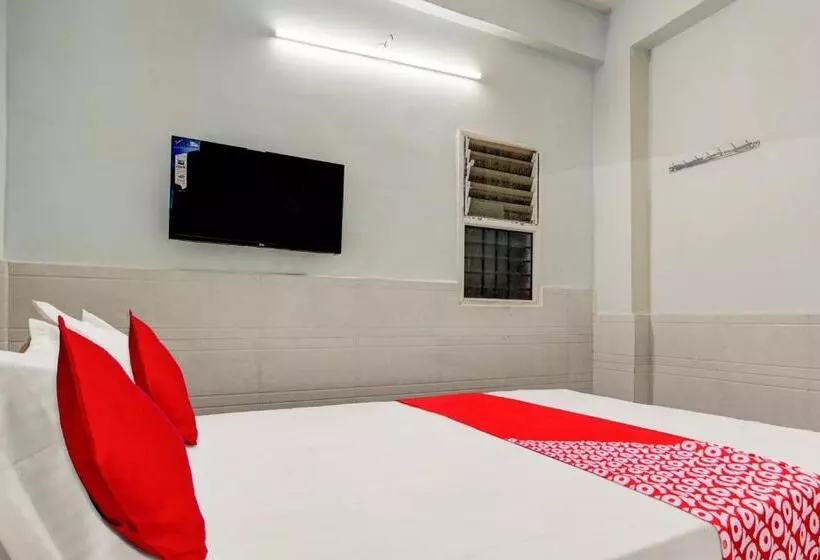 ホテル Oyo Flagship Sri Sai Lodge