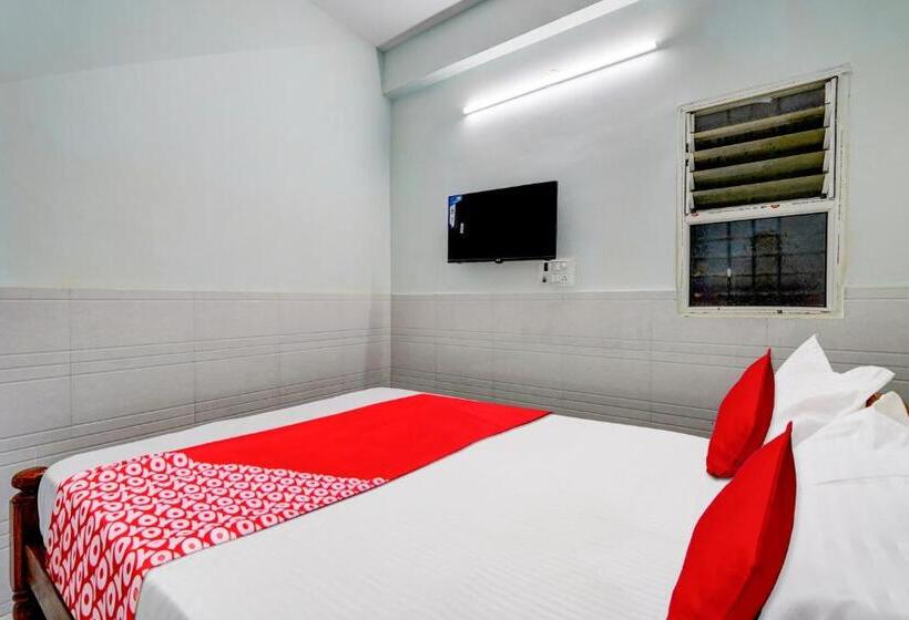 فندق Oyo Flagship Sri Sai Lodge