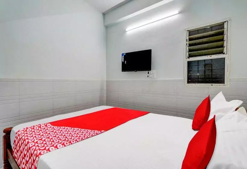 ホテル Oyo Flagship Sri Sai Lodge