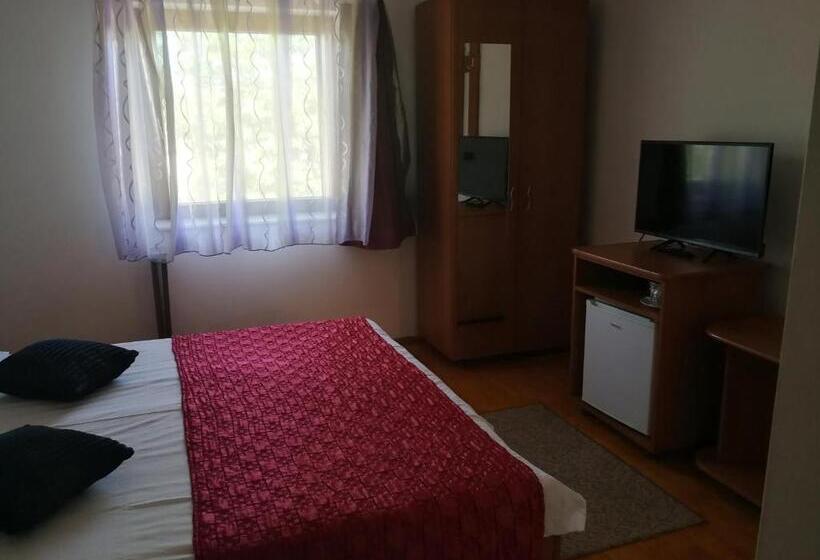 Пансион Vila Marina