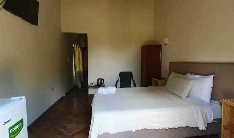 تختخواب و صبحانه Tower Suites
