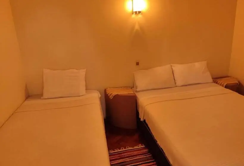 تختخواب و صبحانه Tower Suites