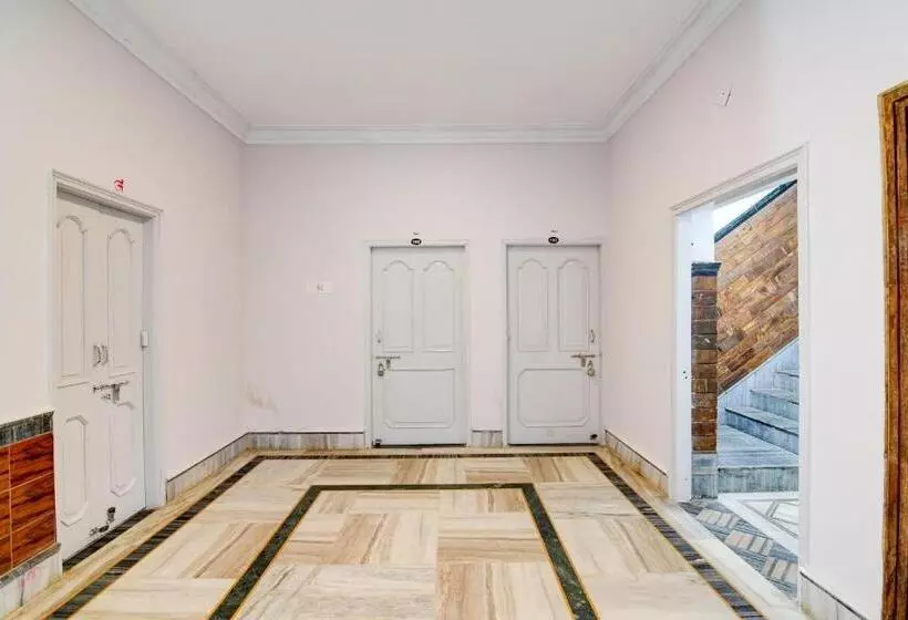 ホテル O Pramod Residency