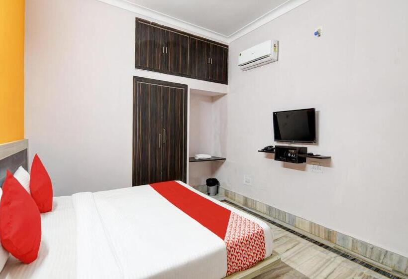 فندق O Pramod Residency