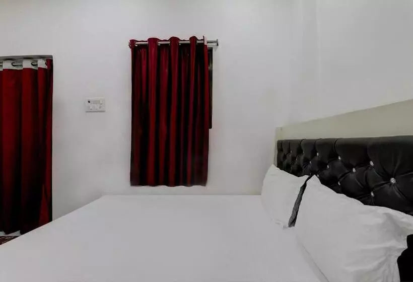 ホテル Oyo P R Place