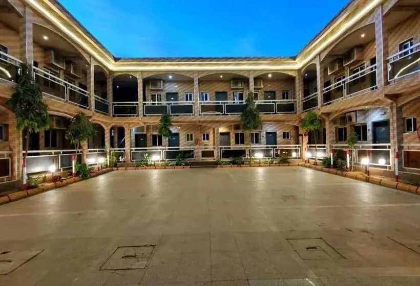 هتل Hôtel Excelle Xior