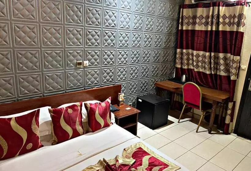 هتل Hôtel Excelle Xior