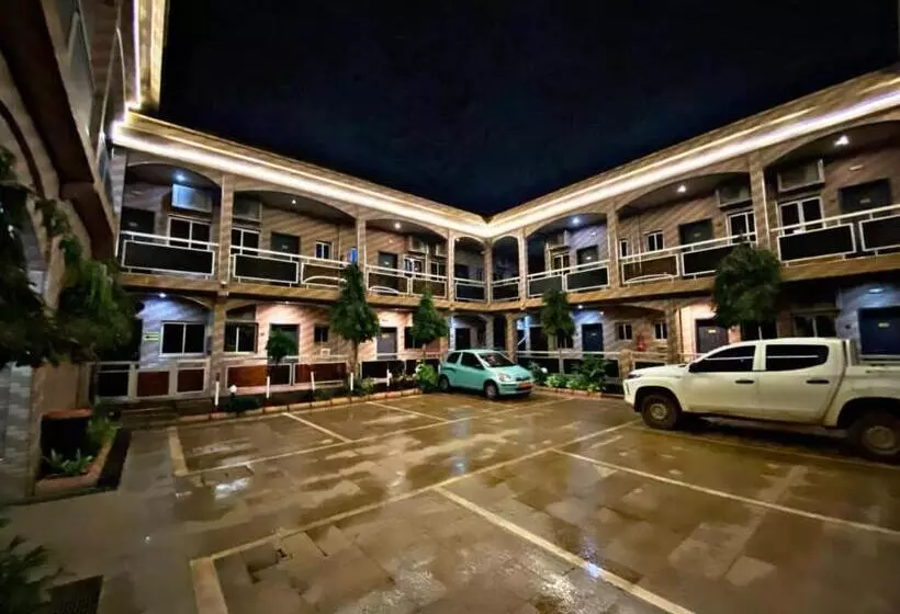 هتل Hôtel Excelle Xior