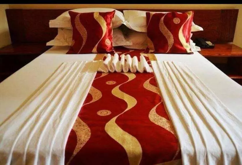 هتل Hôtel Excelle Xior