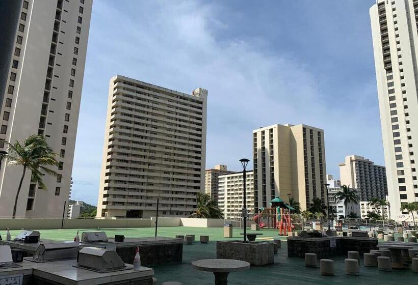 Waikiki Banyan Pool Free Parking Free Wi Fi One Br