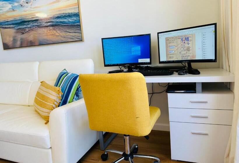 Waikiki Banyan Pool Free Parking Free Wi Fi One Br