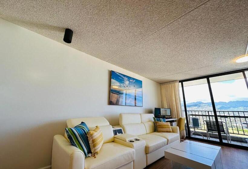 Waikiki Banyan Pool Free Parking Free Wi Fi One Br