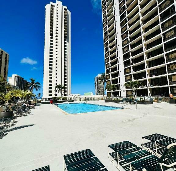 Waikiki Banyan Pool Free Parking Free Wi Fi One Br