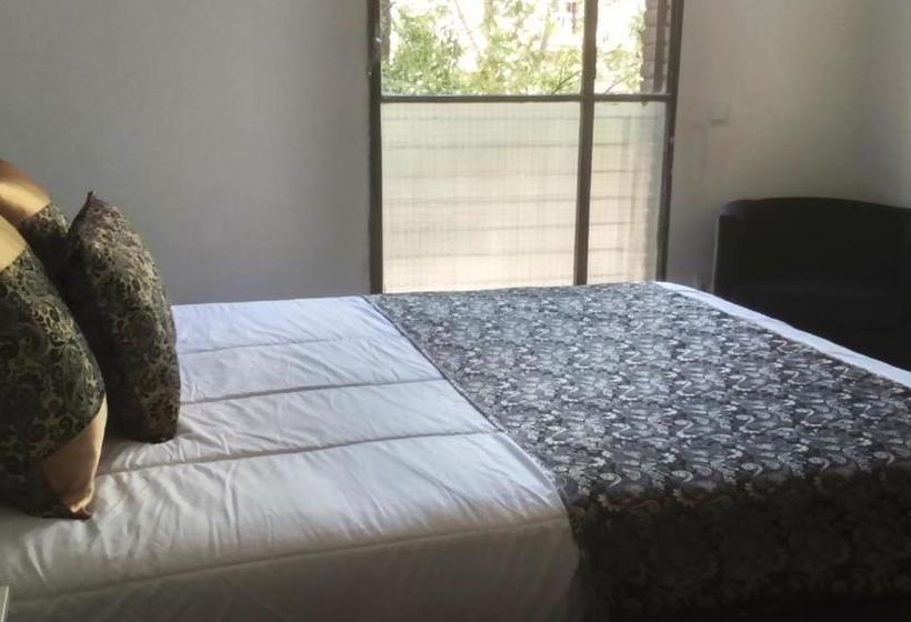 هتل Brustar Sagrada Familia