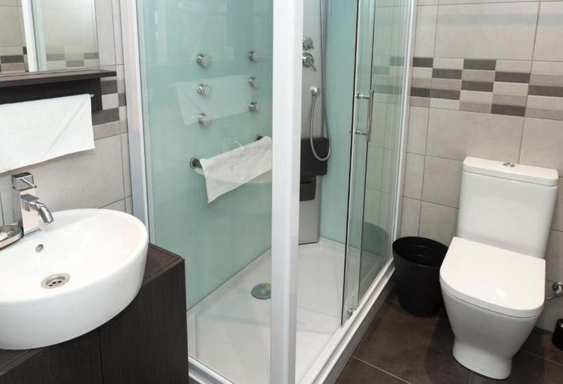 هتل Brustar Sagrada Familia