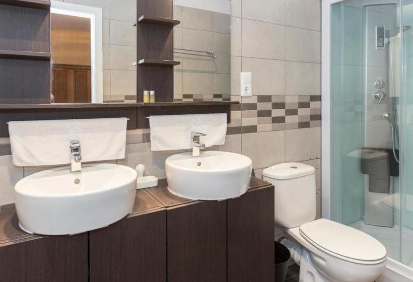 هتل Brustar Sagrada Familia