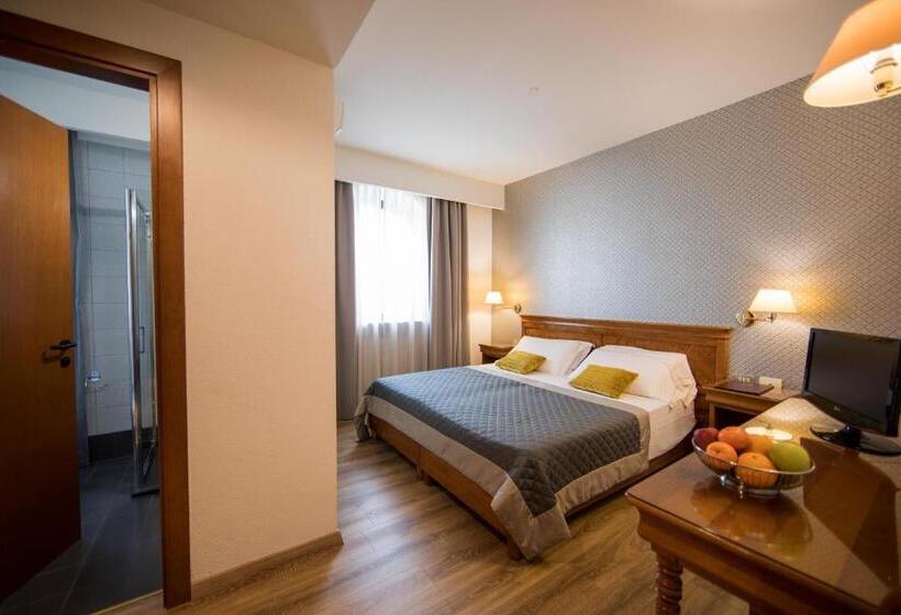 هتل Diana Jardin Et Spa