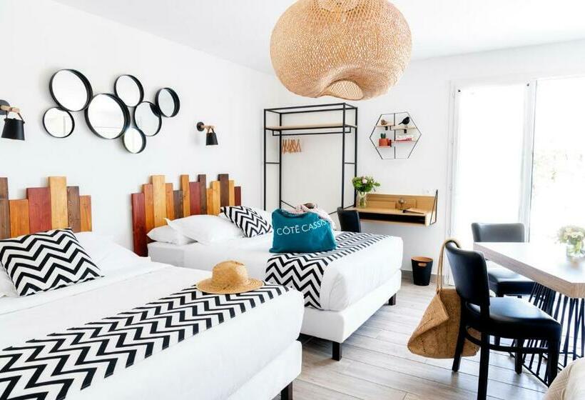 هتل Hôtel Les Volets Rouges Cassis