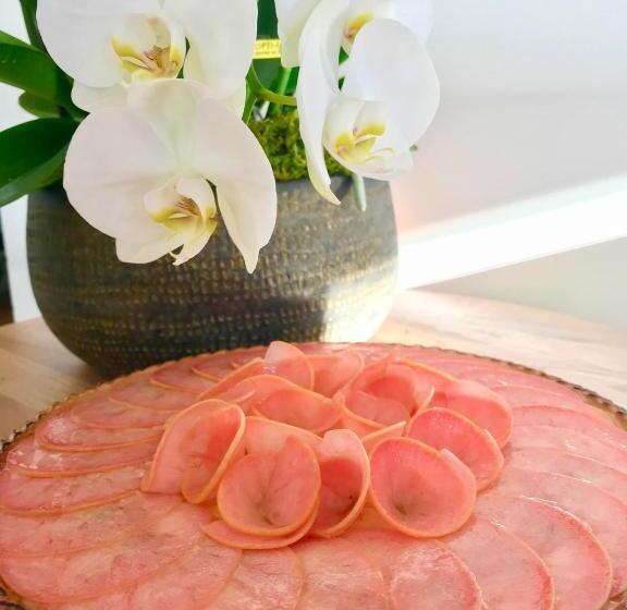 هتل Hôtel Les Volets Rouges Cassis