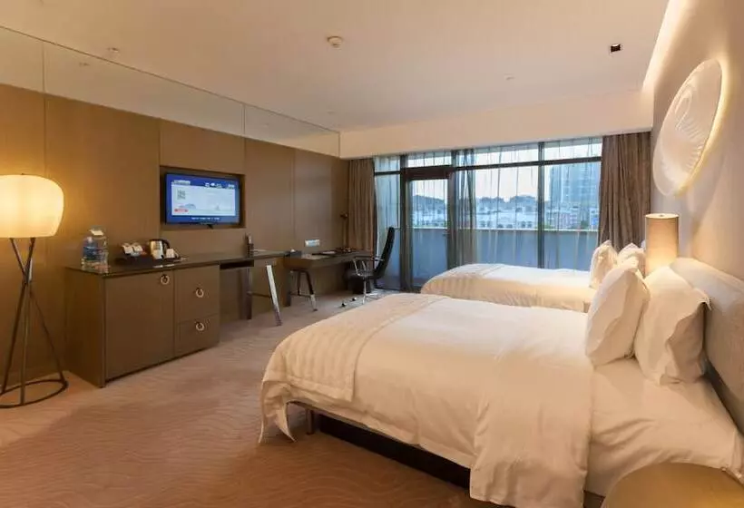 ホテル Le Meridien Qingdao West Coast