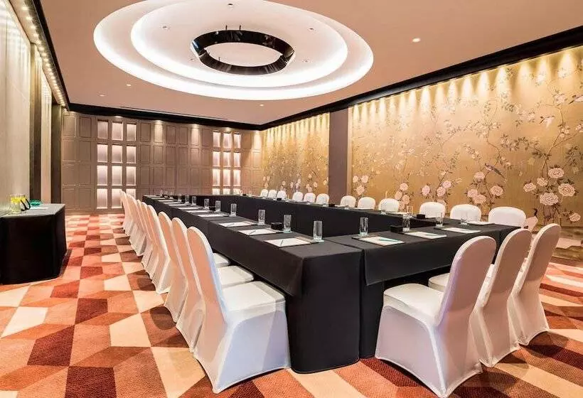 ホテル Le Meridien Qingdao West Coast