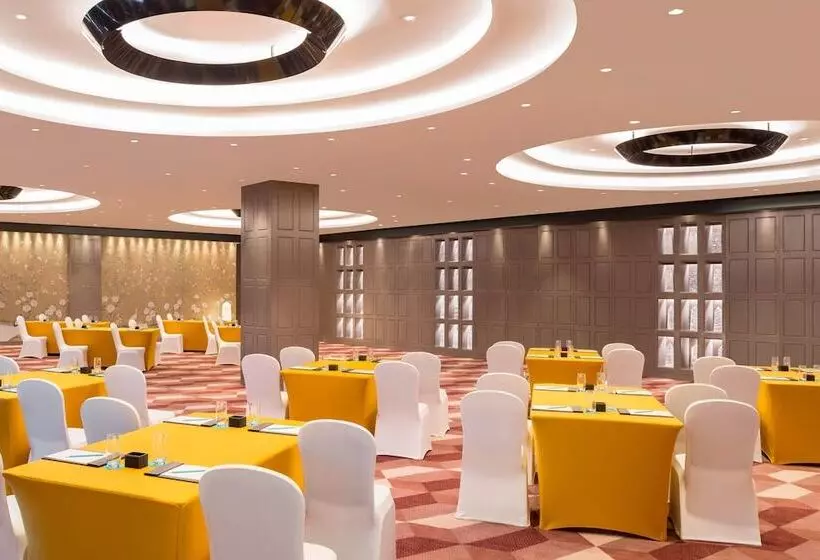 ホテル Le Meridien Qingdao West Coast