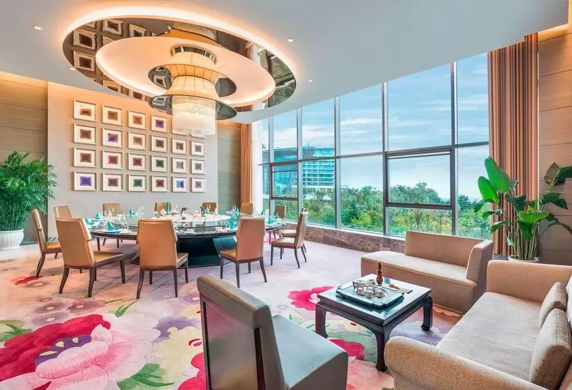 ホテル Le Meridien Qingdao West Coast