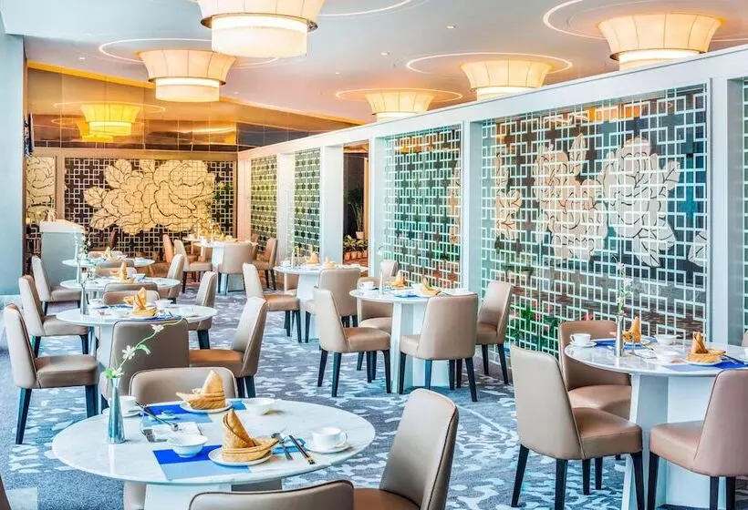 ホテル Le Meridien Qingdao West Coast