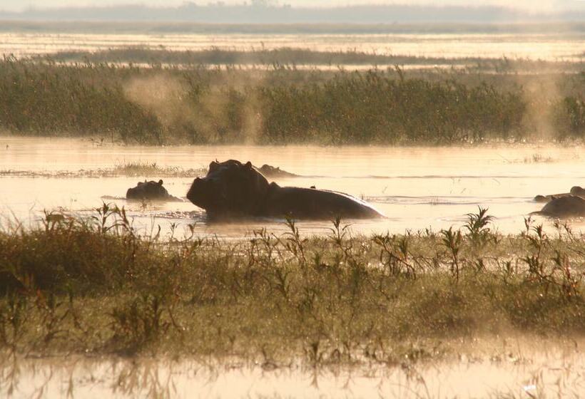 هتل Mukambi Safari Lodge