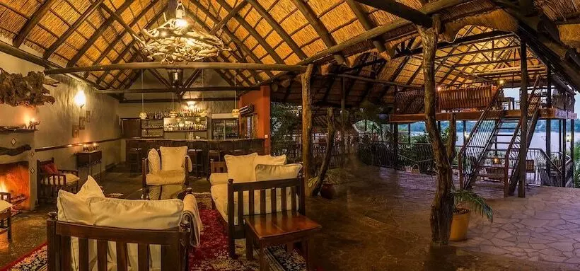 هتل Mukambi Safari Lodge